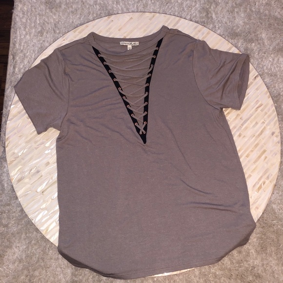 Express Lace Up short sleeve tee - Picture 4 of 5